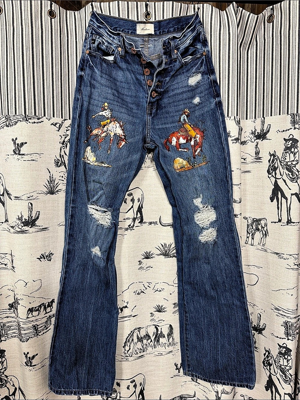 KanCan Embroidered Distressed Straight Leg Jeans Size 3/25